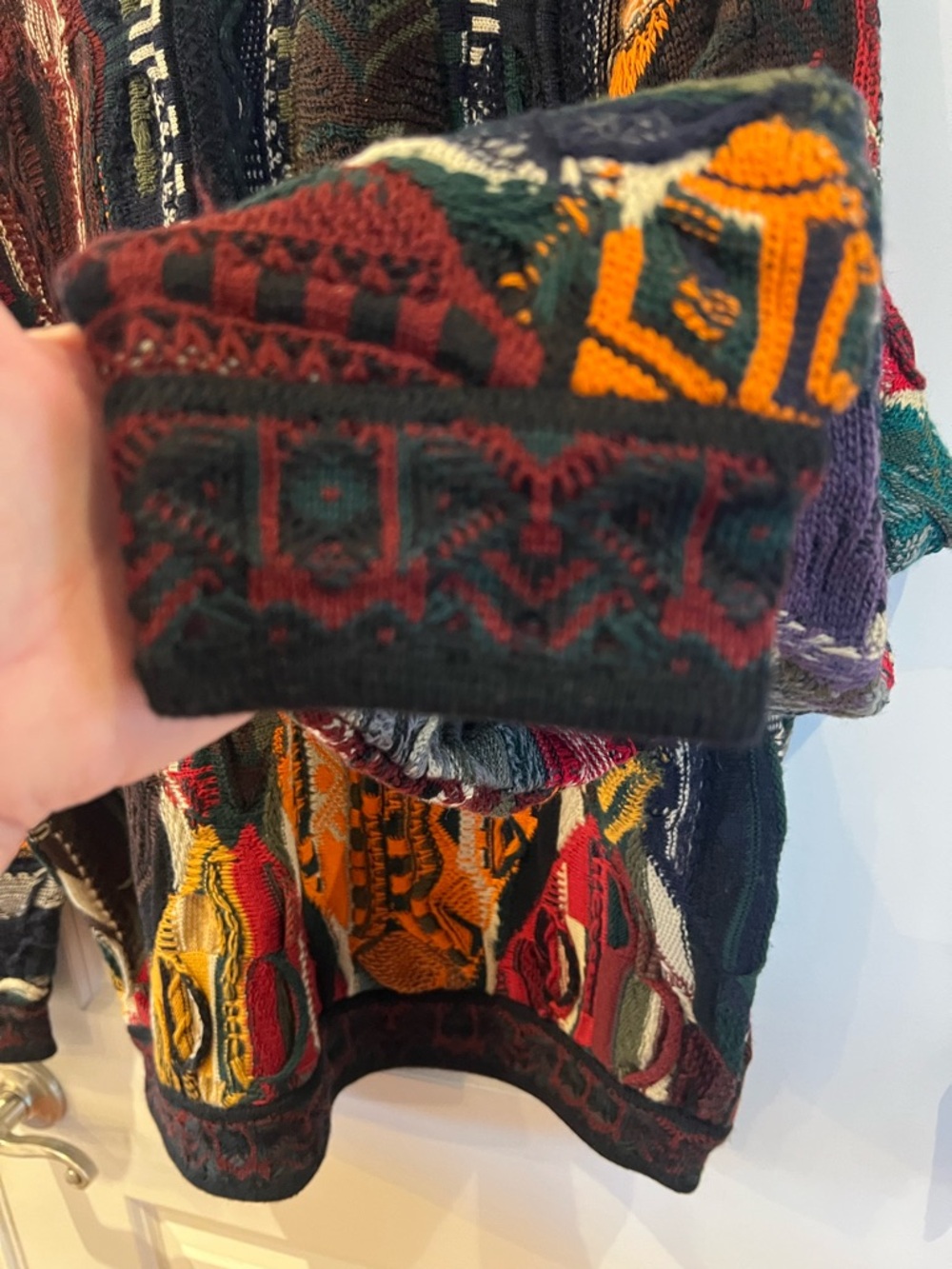 COOGI Multicolor V-Neck Knit Sweater Size Large  Excellent 
RARE - Picture 9 of 16